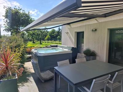 Maison - 122 m² - 8 pièces