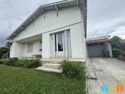 Maison - 95 m² - 5 pièces
