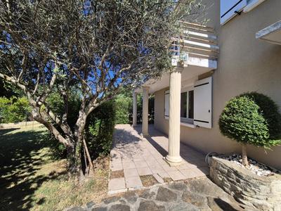 Maison - 220 m² - 7 pièces