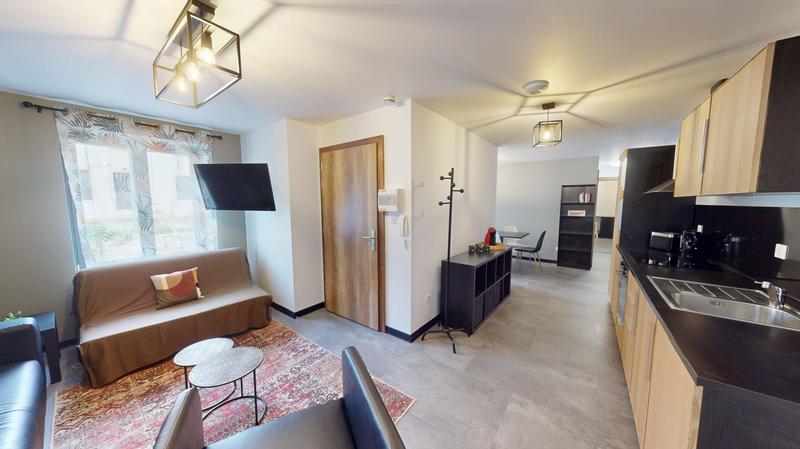 Appartement - 100 m² - 6 pièces