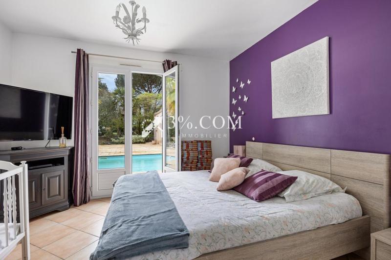 Maison - 230 m² - 7 pièces