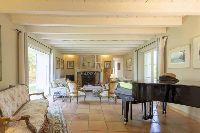 Mas - 300 m² - 9 pièces