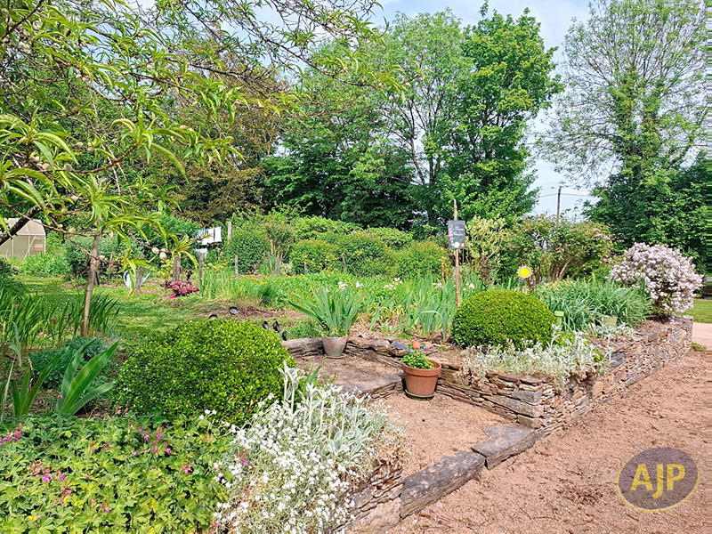 Maison - 170 m² - 8 pièces