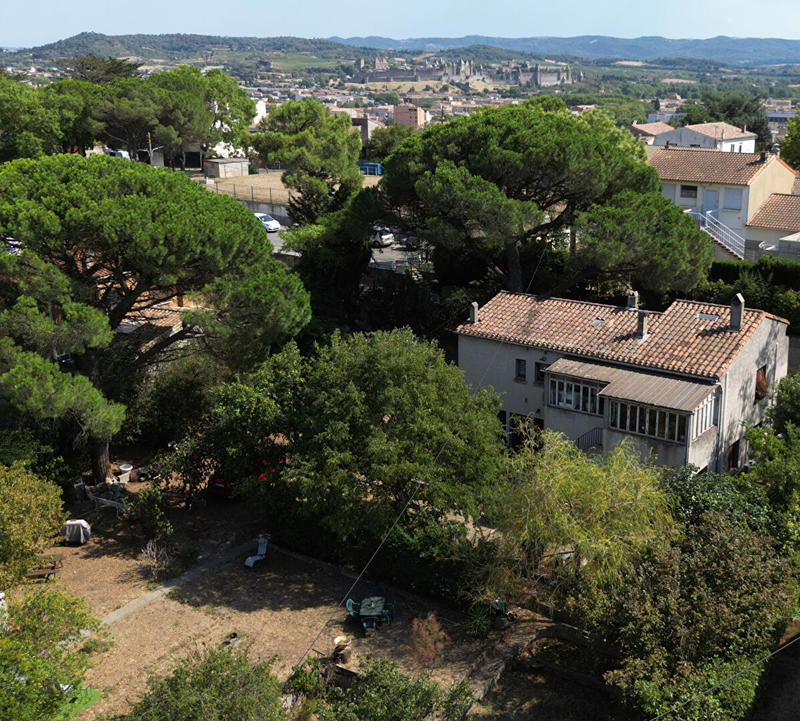 Maison - 242 m² - 10 pièces