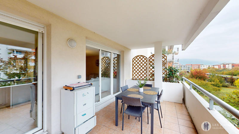 Appartement - 96 m² - 5 pièces