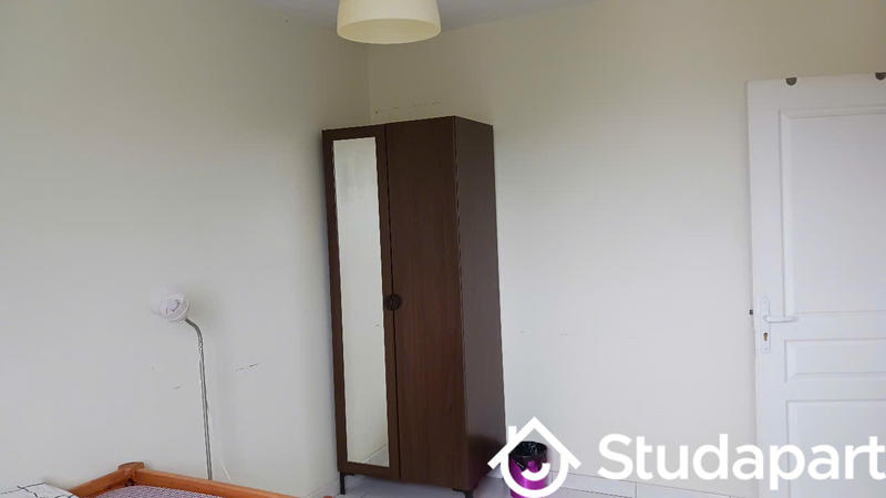 Chambre - 11 m² - 1 pièce