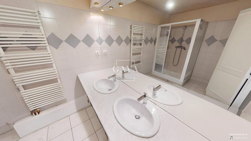 Appartement - 102 m² - 4 pièces