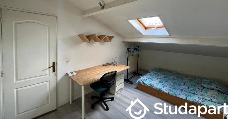 Chambre - 13 m² - 1 pièce