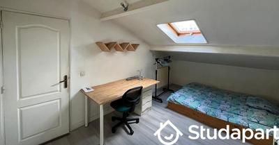 Chambre - 13 m² - 1 pièce