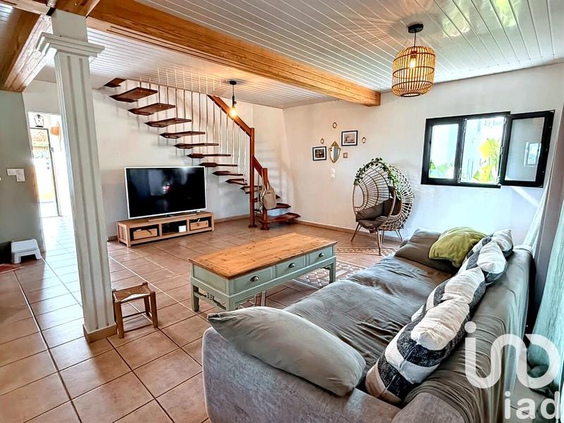 Maison - 220 m² - 8 pièces