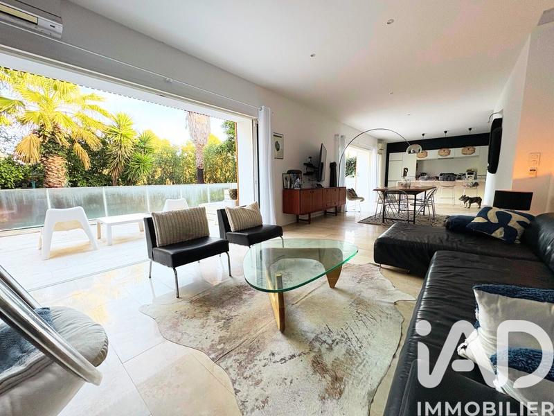 Maison - 200 m² - 7 pièces