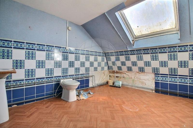 Local commercial - 223 m² - 6 pièces