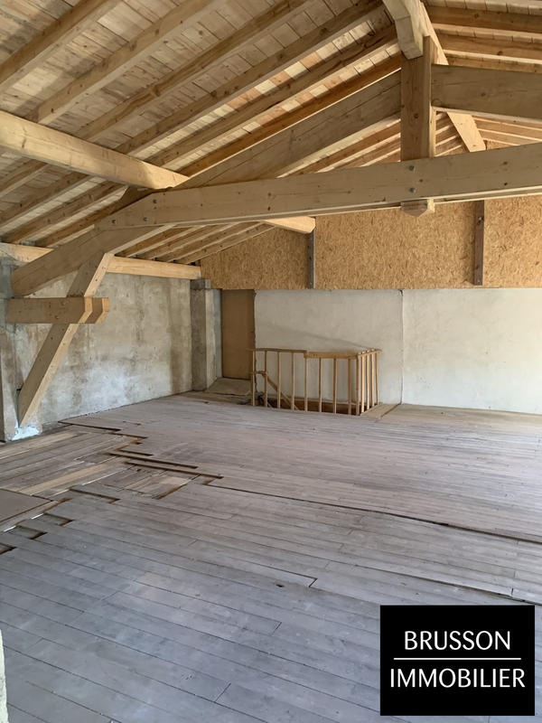 Appartement - 360 m² - 2 pièces