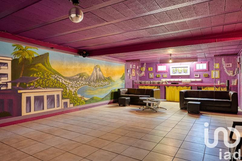 Maison - 222 m² - 9 pièces