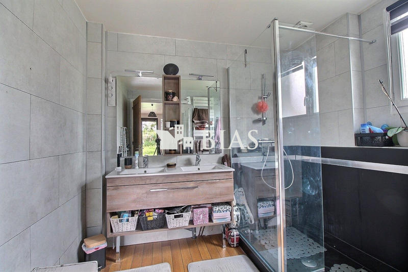 Maison - 151 m² - 6 pièces