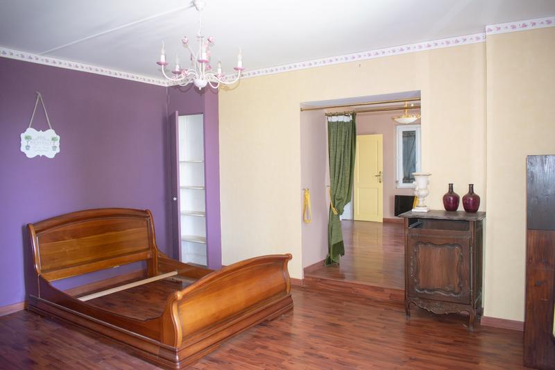 Maison - 310 m² - 12 pièces