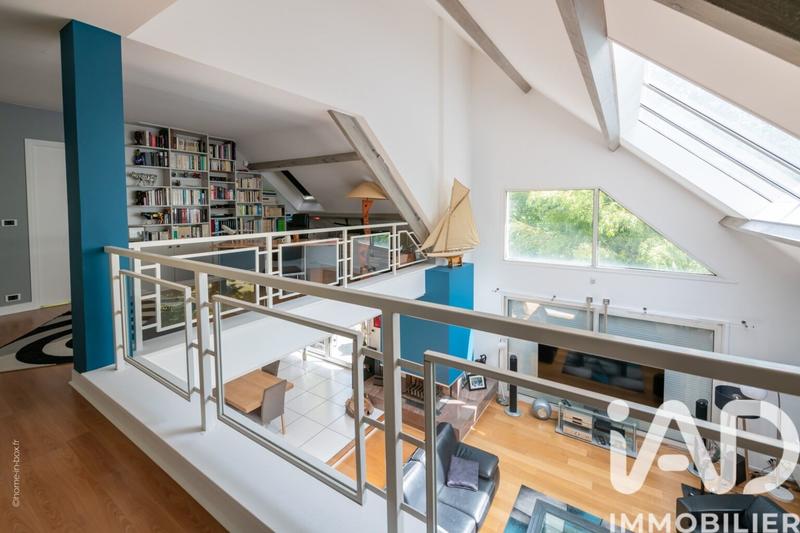 Maison - 245 m² - 9 pièces