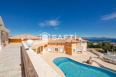 Villa - 700 m² - 12 pièces