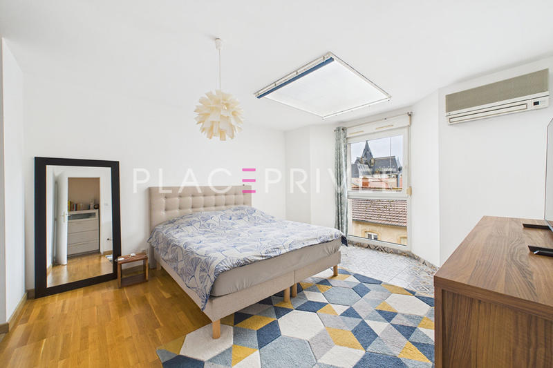 Appartement - 183 m² - 7 pièces