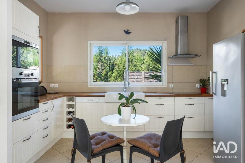 Maison - 180 m² - 5 pièces