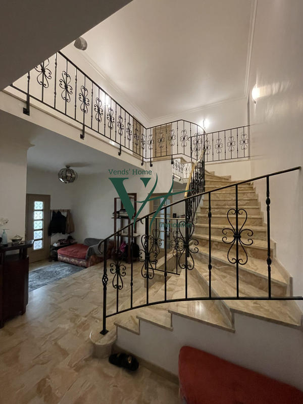 Villa - 302 m² - 10 pièces