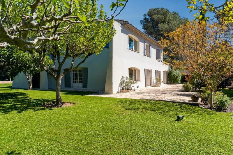 Propriété - 500 m² - 8 pièces