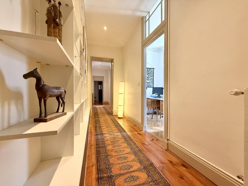 Appartement - 267 m² - 8 pièces