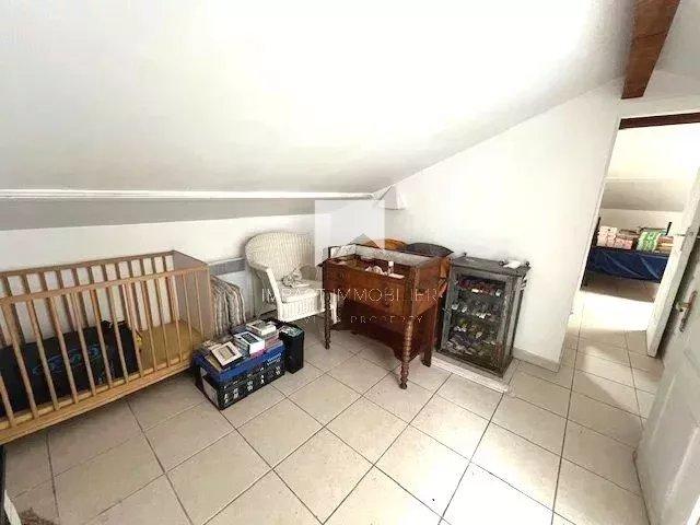 Maison - 96 m² - 7 pièces