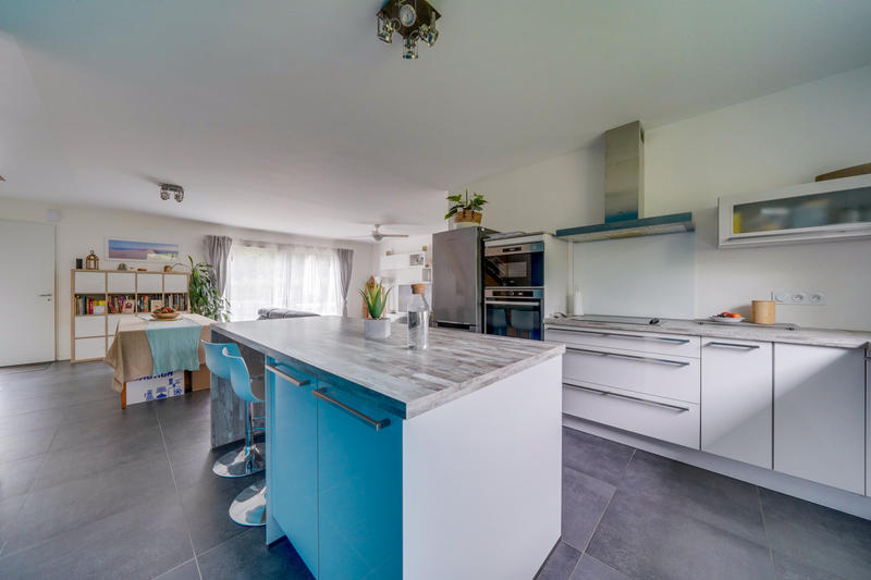 Maison - 180 m² - 8 pièces