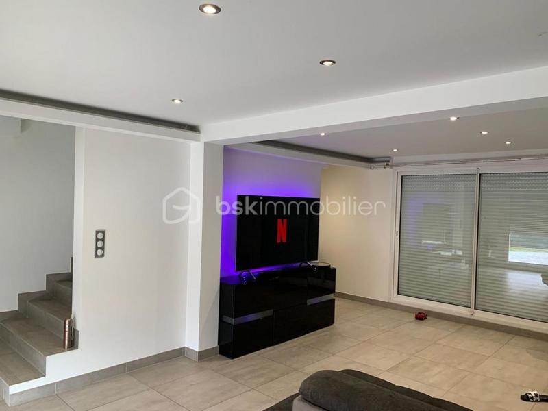 Maison - 161 m² - 7 pièces