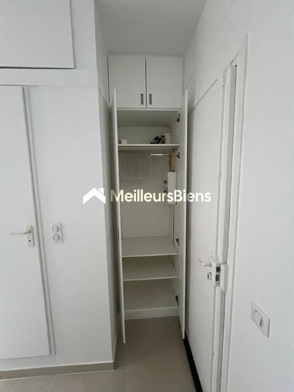 Studio - 9 m² - 1 pièce