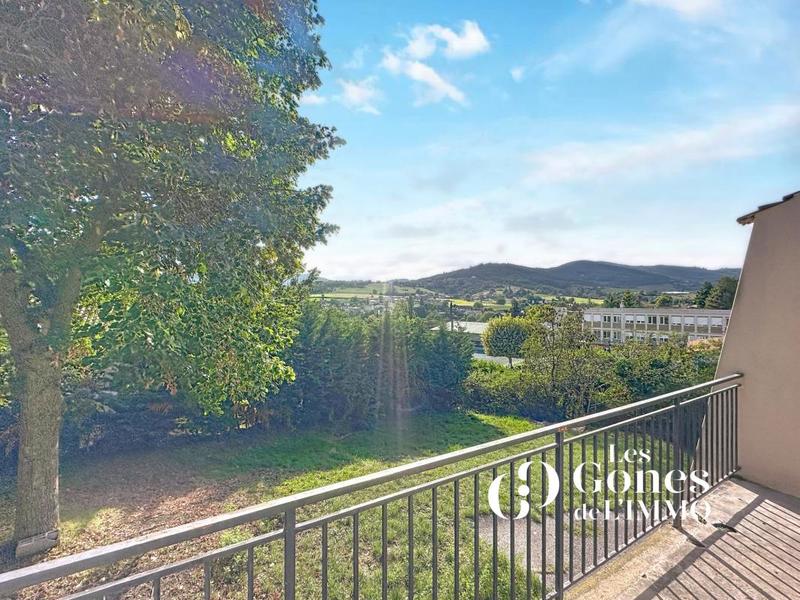 Maison - 235 m² - 8 pièces