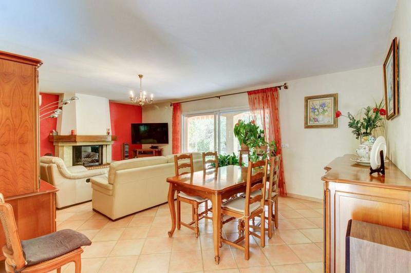 Maison - 93 m² - 4 pièces