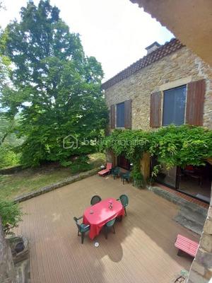 Maison - 400 m² - 17 pièces