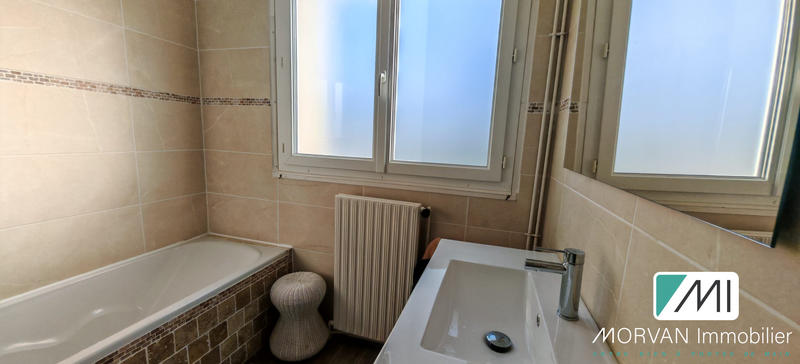 Maison - 175 m² - 9 pièces