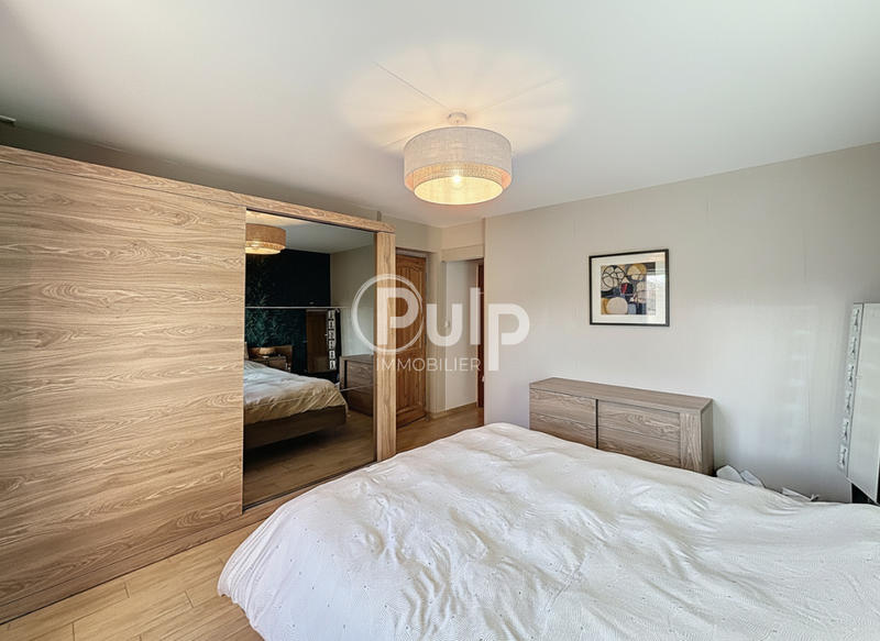 Demeure - 260 m² - 8 pièces