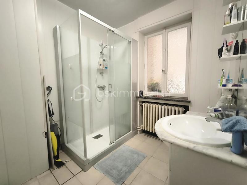 Maison - 210 m² - 8 pièces