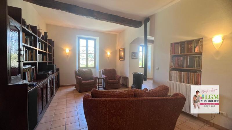 Maison - 457 m² - 13 pièces