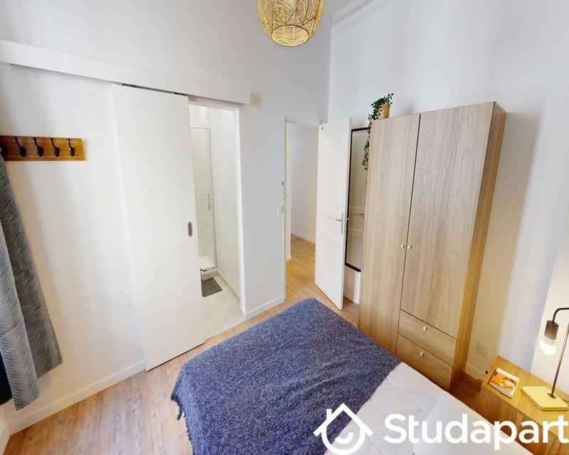 Chambre - 80 m² - 1 pièce