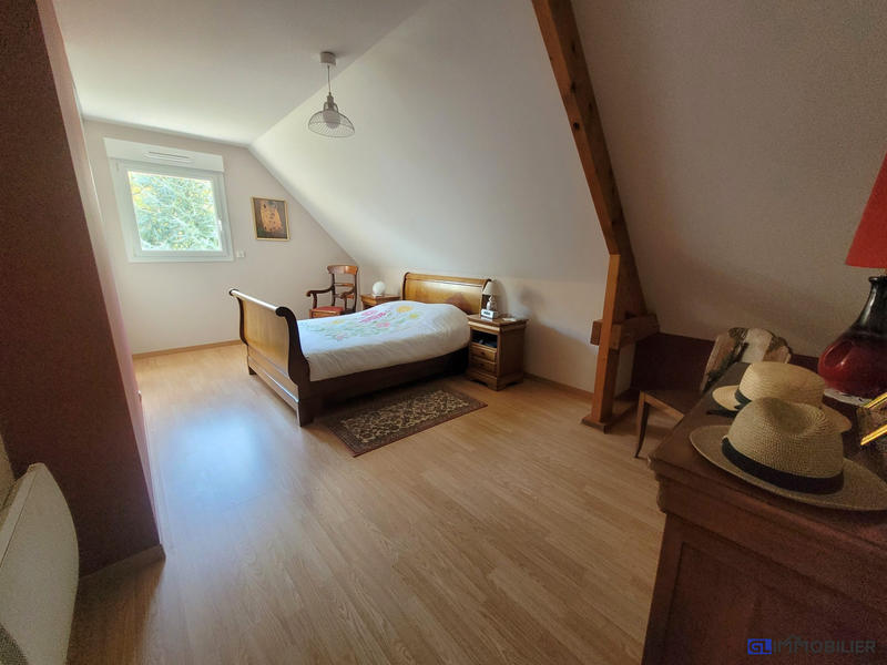 Maison - 201 m² - 7 pièces