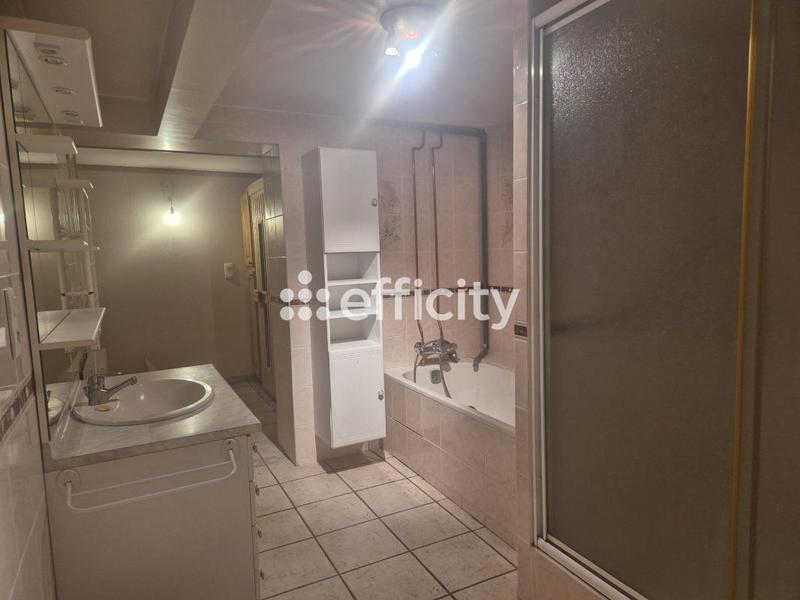 Maison - 184 m² - 7 pièces