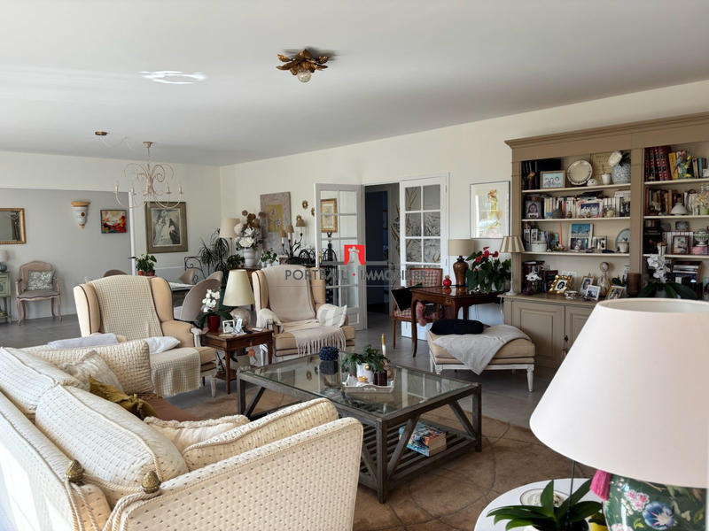 Maison - 200 m² - 6 pièces