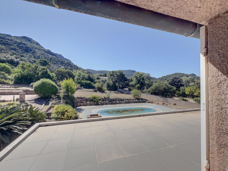 Villa - 290 m² - 6 pièces