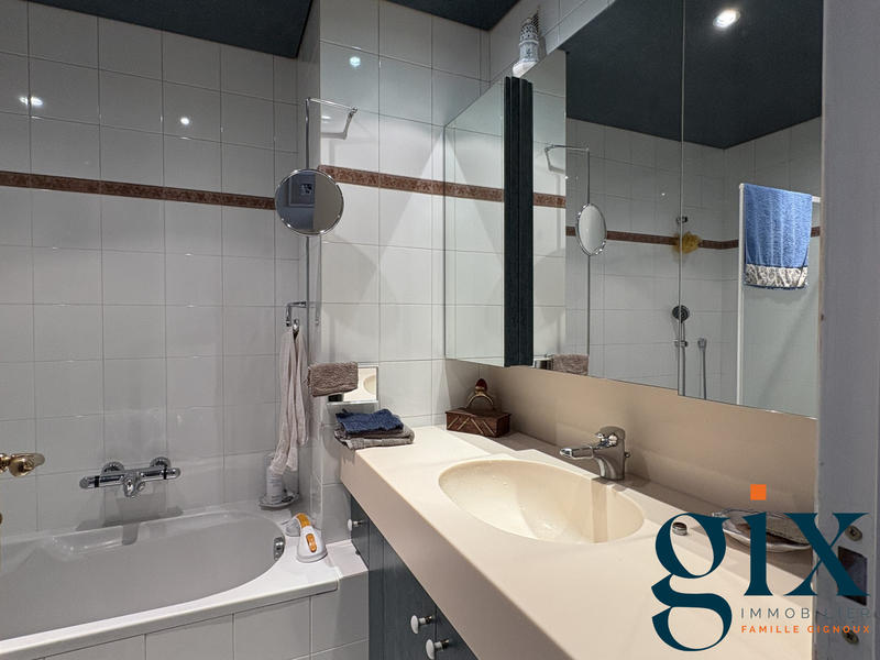 Appartement - 172 m² - 6 pièces