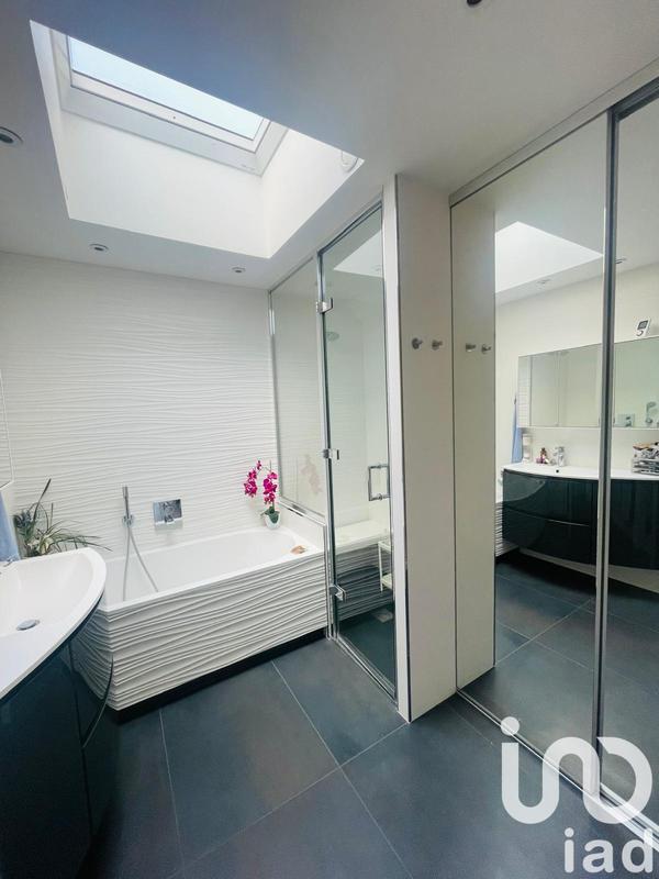 Appartement - 97 m² - 5 pièces