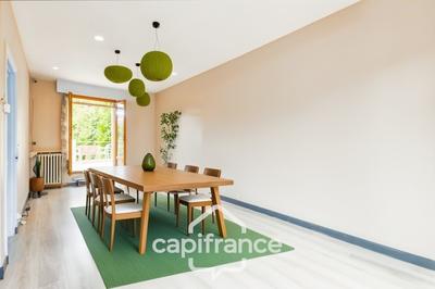 Maison - 95 m² - 5 pièces