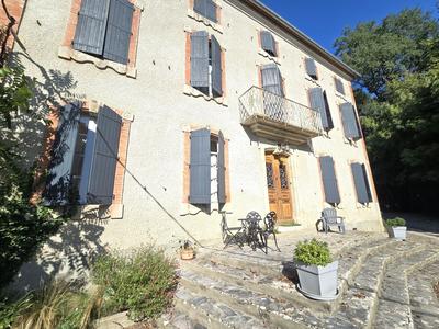 Villa - 330 m² - 8 pièces