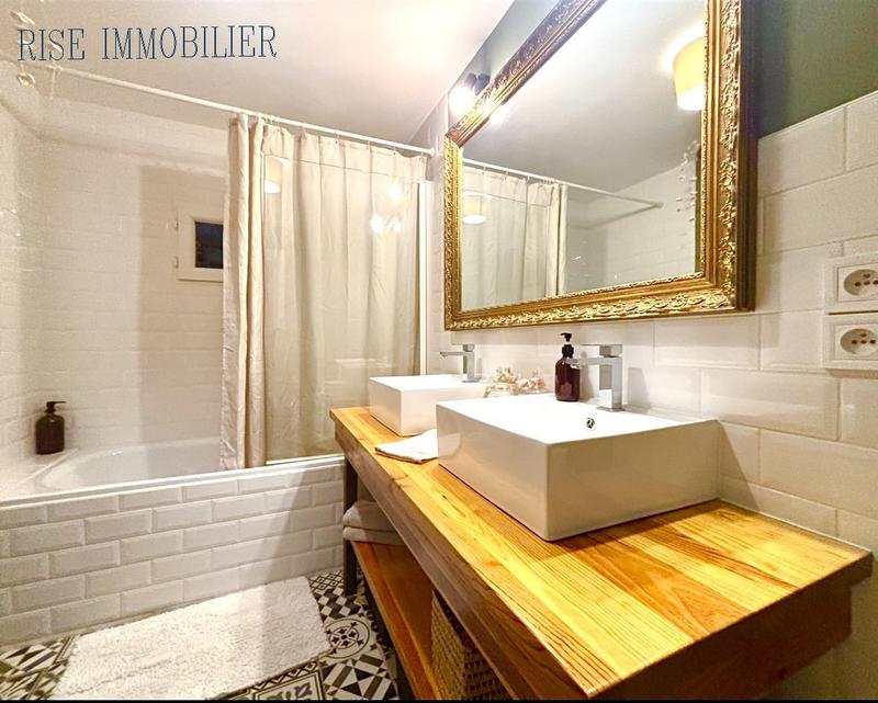 Maison - 199 m² - 6 pièces