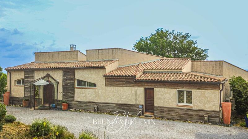 Villa - 326 m² - 10 pièces