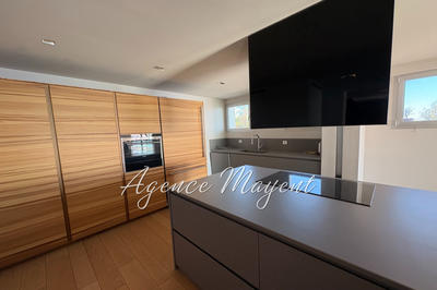 Appartement - 176 m² - 4 pièces